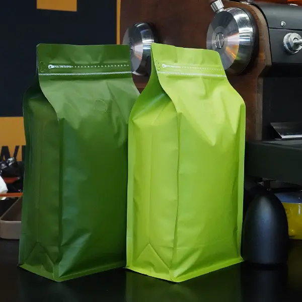 1Sacchetti di scorta KG per imballaggi alimentari con opzioni di plastica e carta kraft