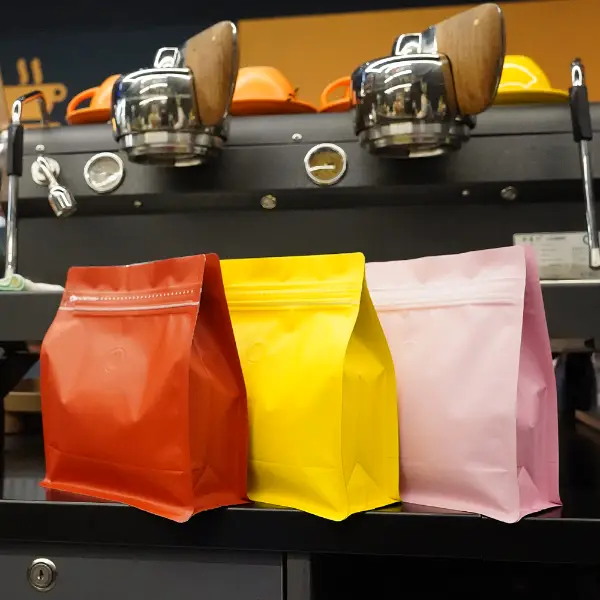 500g sacchetti orizzontali di stock in più opzioni di colore per l'imballaggio del caffè