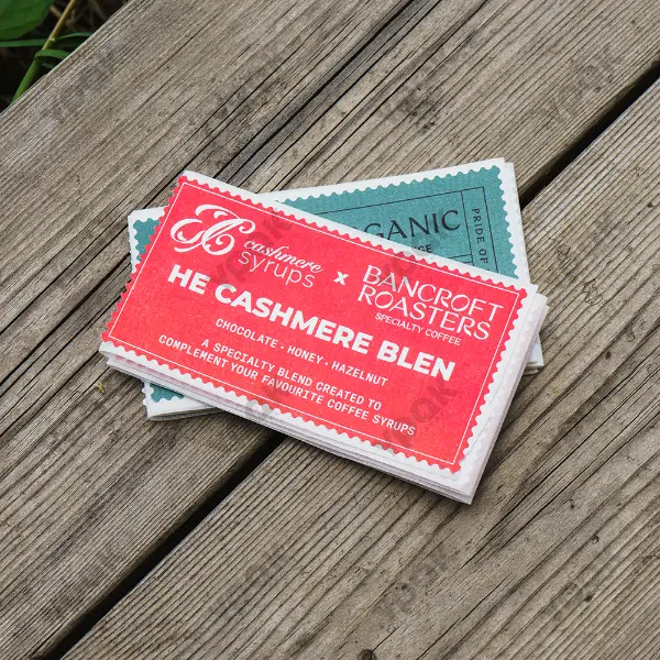 Adesivi di carta personalizzati impilati per il marchio del caffè e il packaging al dettaglio