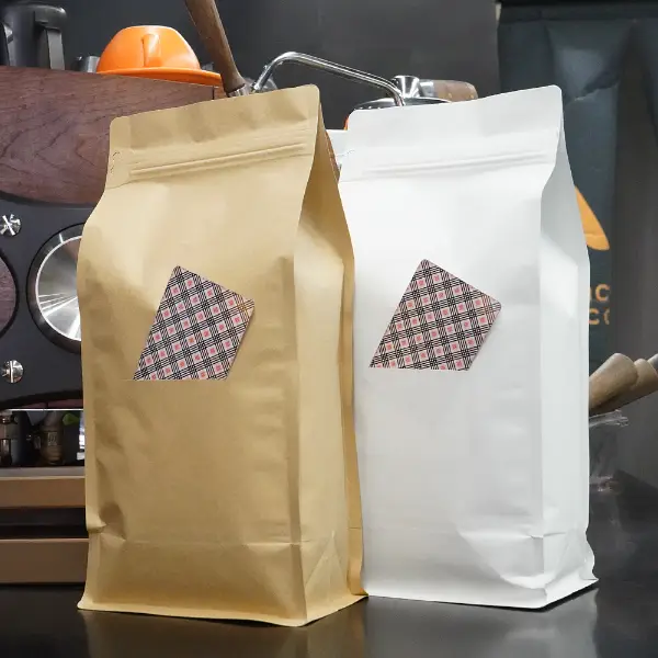 Sacchetti di carta Kraft con finestra a fessura in cartone in formati da 250g, 500g e 1kg