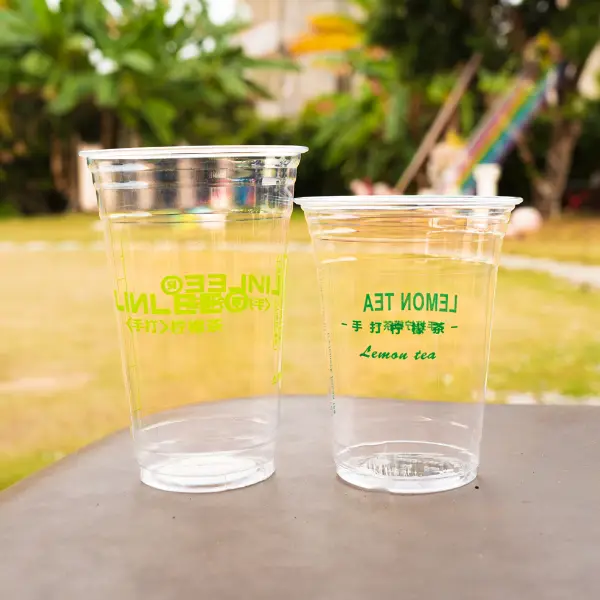 Tazza di ghiaccio in PET trasparente usata per tè al limone e bevande fredde con marchio personalizzato