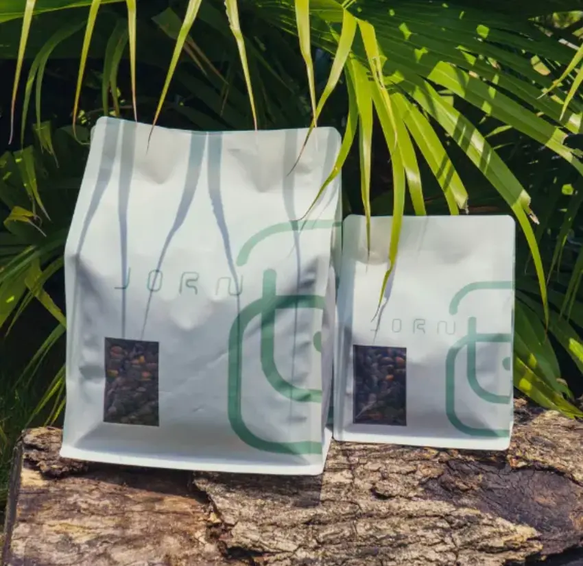 Sacchetti di chicchi di caffè ecologici