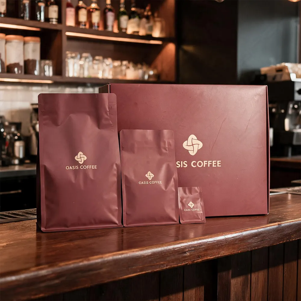 Confezione monoporzione di caffè con bustine e scatola al dettaglio